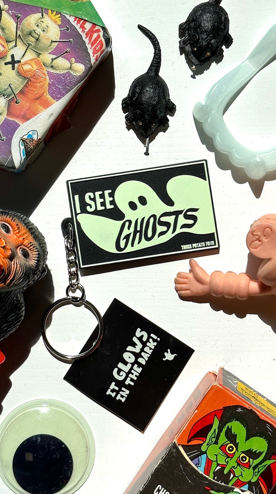 Glow In The Dark Keychain - I See Ghosts